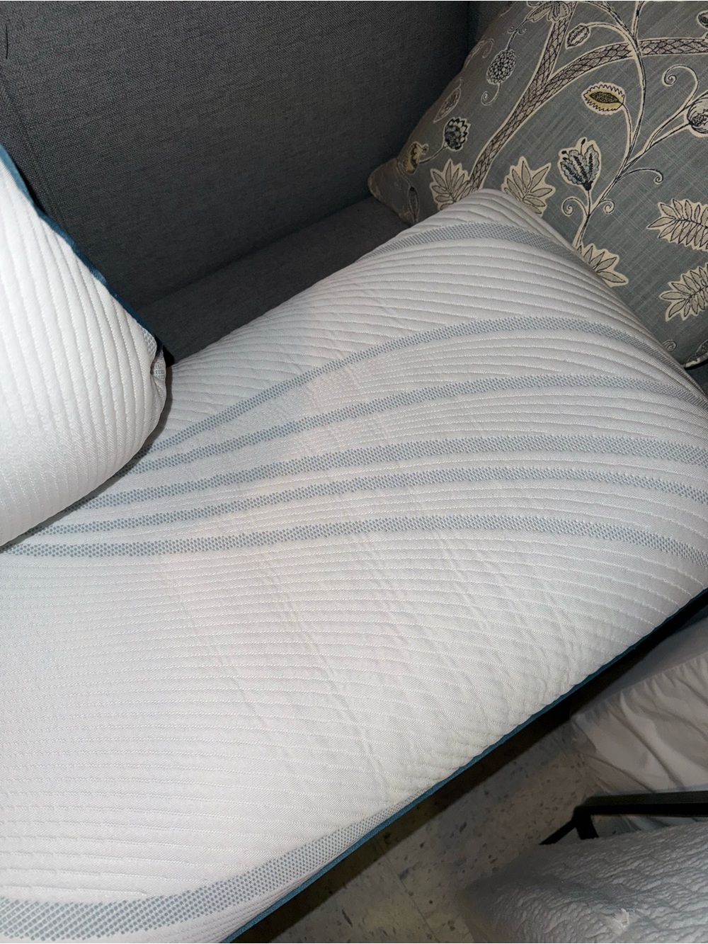 Tempurpedic adapt Cooling White Memory Foam Pillow -